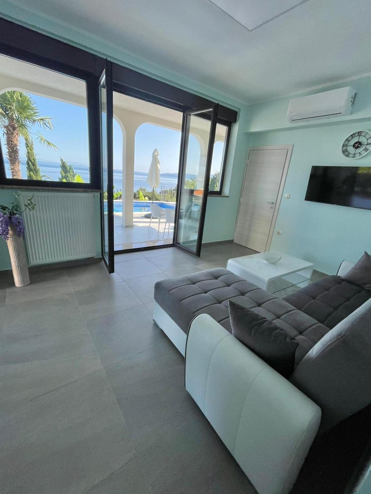 Villa Nikolla 로브란 외부 사진