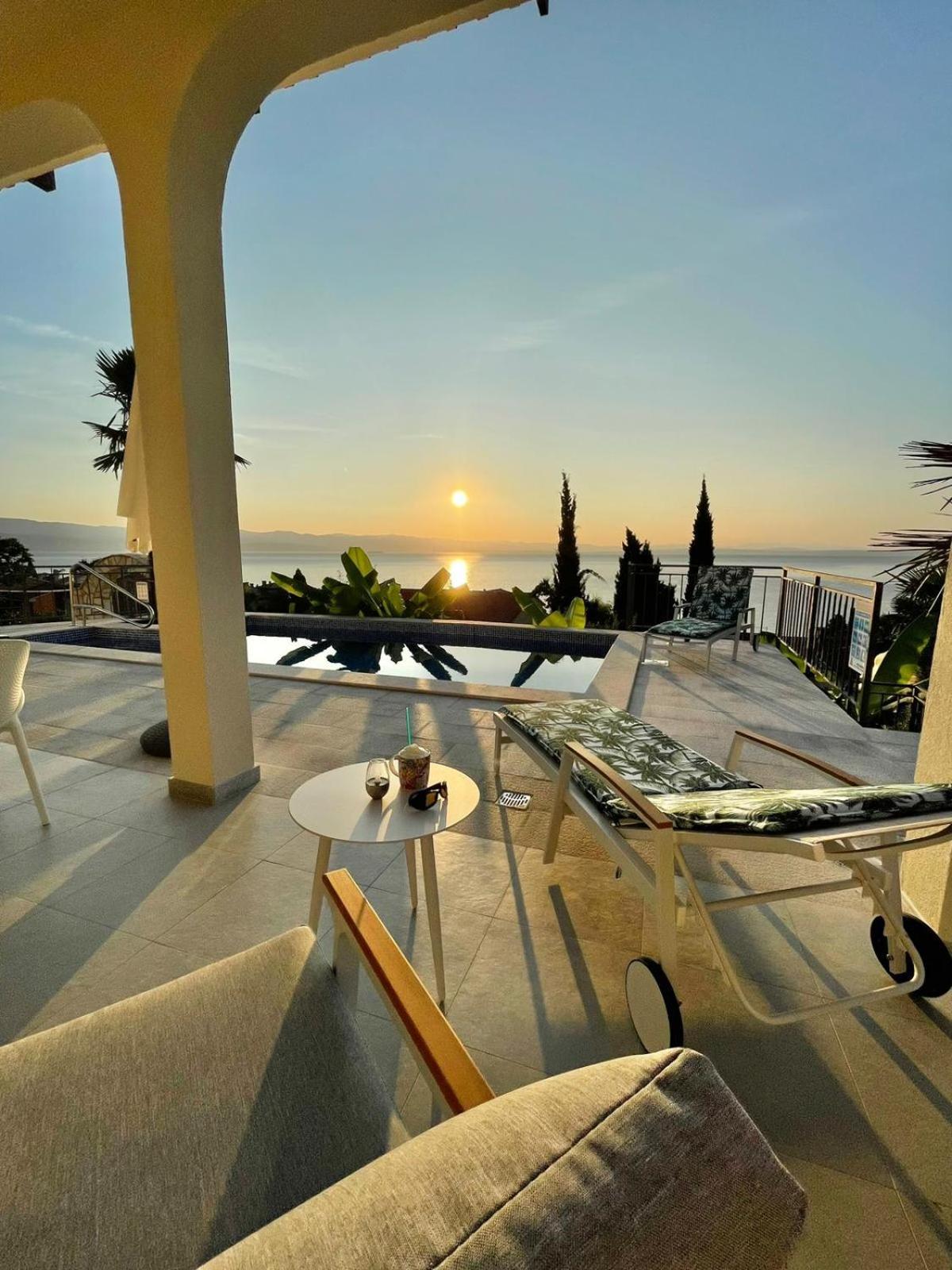Villa Nikolla 로브란 외부 사진